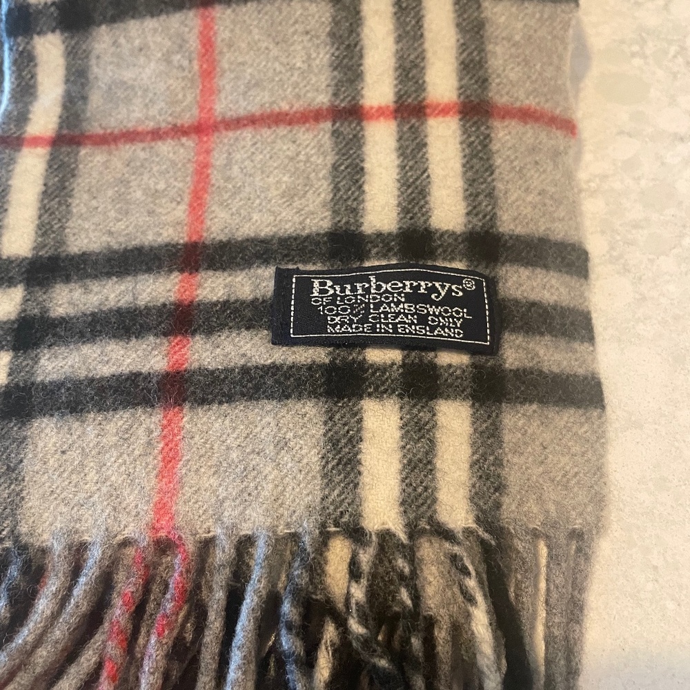 Authentic Burberry-100% Lambswool- Grey Nova Check scarf -2017